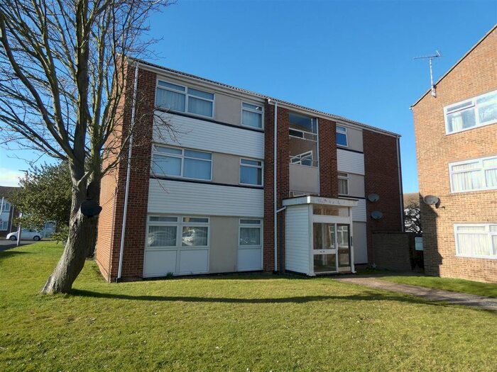 2 Bedroom Flat To Rent In Mardale Close, Rainham, Gillingham, ME8