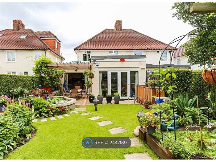 4 Bedroom Semi-Detached House To Rent In Saxon Drive, London, W3