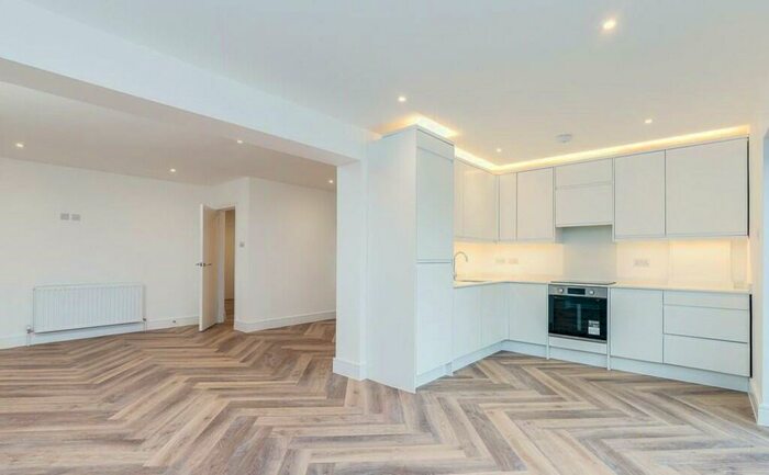 3 Bedroom Semi-Detached House To Rent In High Road, Broxbourne, EN10