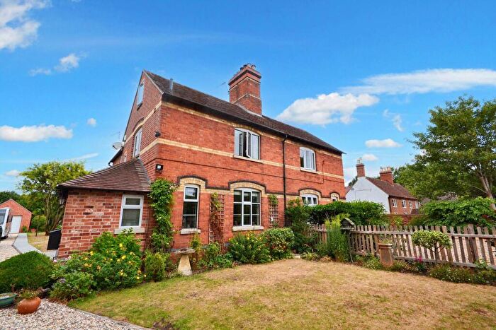 4 Bedroom Semi-Detached House For Sale In Puckrup, Tewkesbury, Gloucestershire, GL20