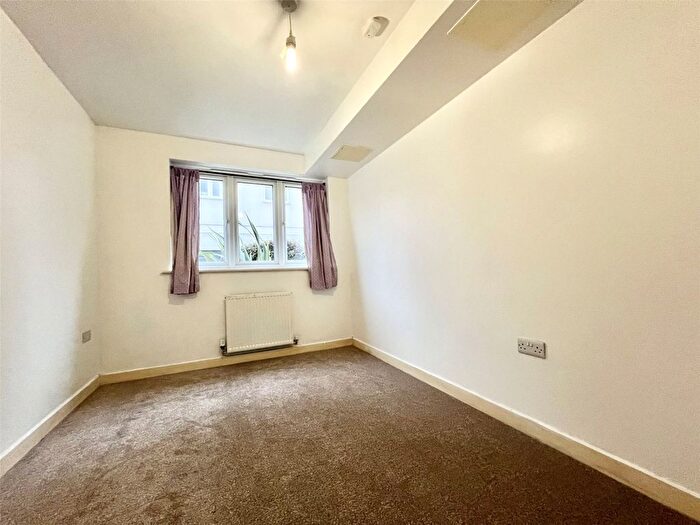 2 Bedroom Flat To Rent In Cezanne Road, Watford, Hertfordshire, WD25