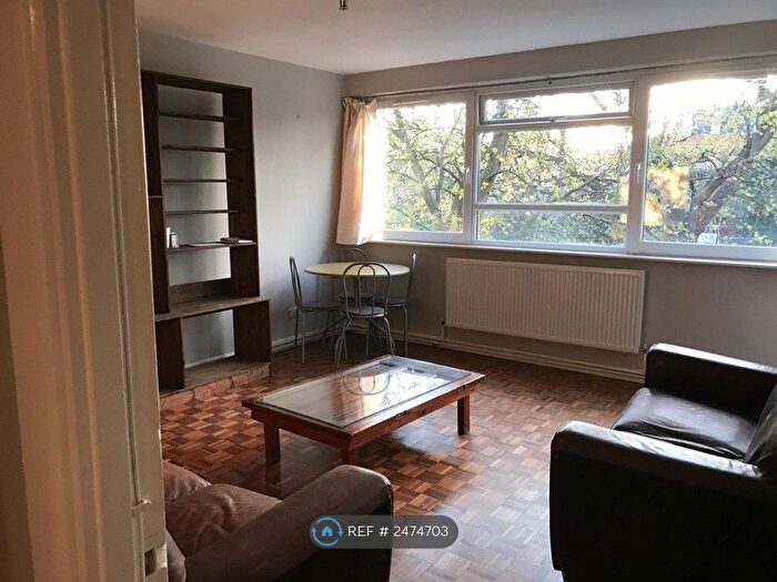 2 Bedroom Flat To Rent In Peters Court, London, SW4