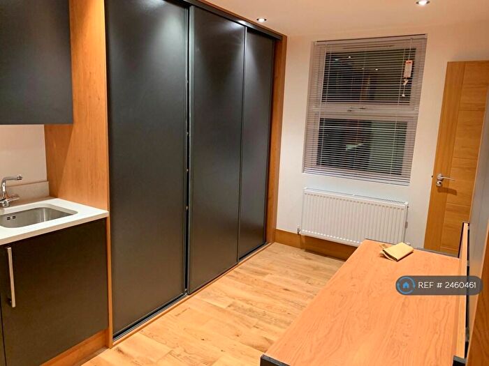 Studio To Rent In Kilburn High Road, London, NW6
