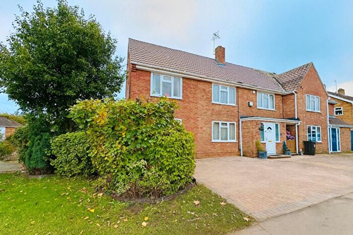7 Bedroom Semi-Detached House For Sale In Silverdale Road, Earley, Reading, RG6