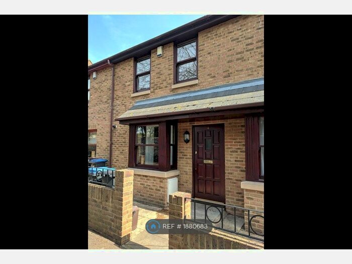 3 Bedroom Terraced House To Rent In Baker Court, Ramsgate, CT11