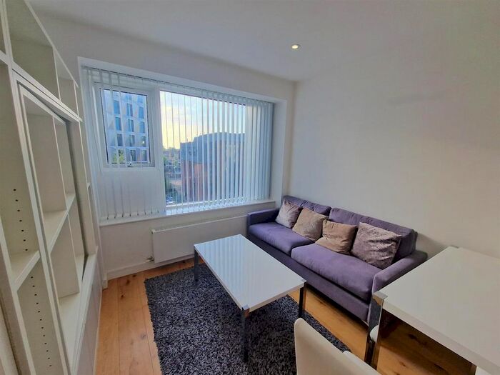 1 Bedroom Flat To Rent In Lampton Road, Hounslow, TW3