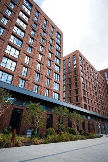 2 Bedroom Flat To Rent In Waterhouse Garden, Manchester, M3