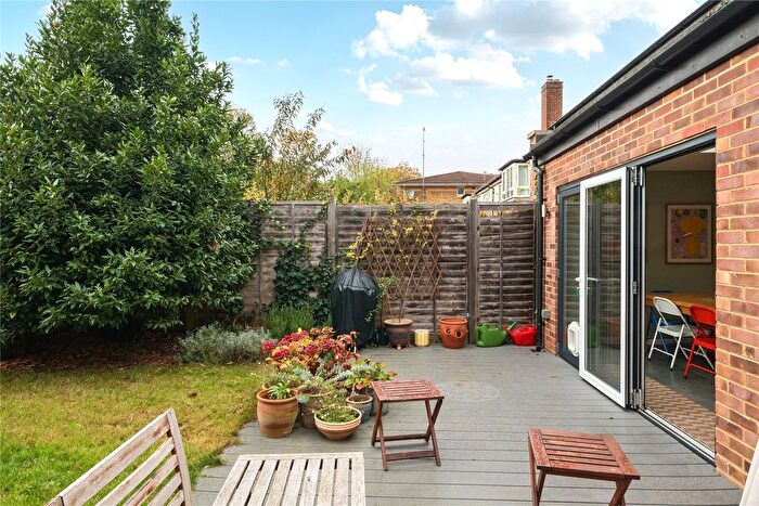 3 Bedroom Maisonette For Sale In Foxgrove Road, Beckenham, BR3