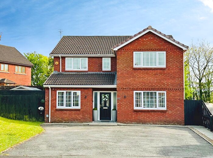 4 Bedroom Detached House For Sale In Cae Castell, Loughor, Swansea, West Glamorgan, SA4