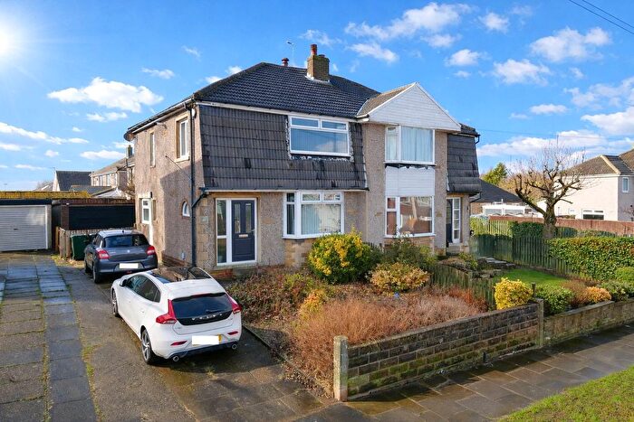 3 Bedroom Semi Detached House For Sale In Willow Avenue, Bradford, West Yorkshire, BD2