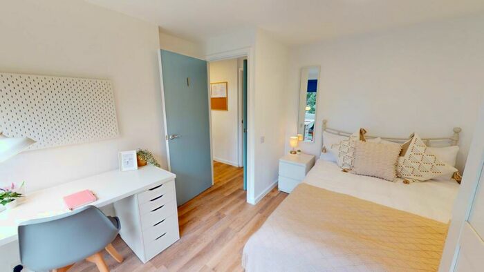 4 Bedroom House To Rent In Lyncombe Close, EX4
