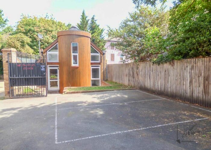 2 Bedroom Detached House To Rent In Park Place, Gravesend, DA12