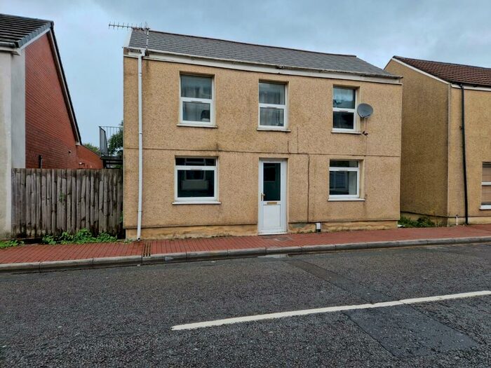 2 Bedroom Flat To Rent In Briton Ferry Road, Neath, SA11