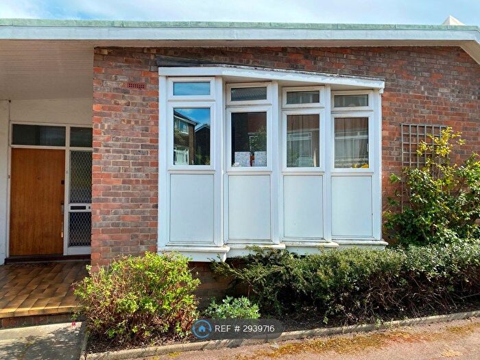 3 Bedroom Detached House To Rent In Perifield, London, SE21