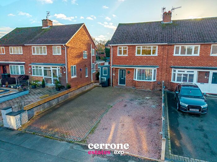 3 Bedroom Semi Detached House For Sale In Salwarpe Road, Bromsgrove, B60