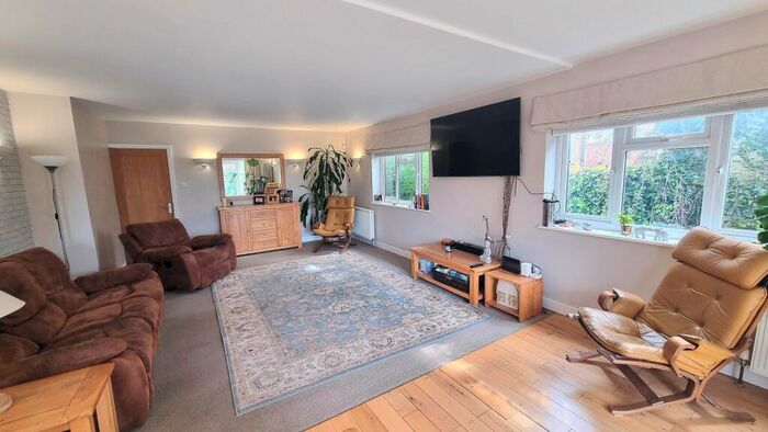 4 Bedroom Detached House For Sale In Gravelye Lane, Lindfield, RH16