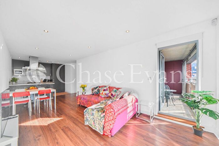 2 Bedroom Flat For Sale In Plumbers Row, Aldgate, London, E1