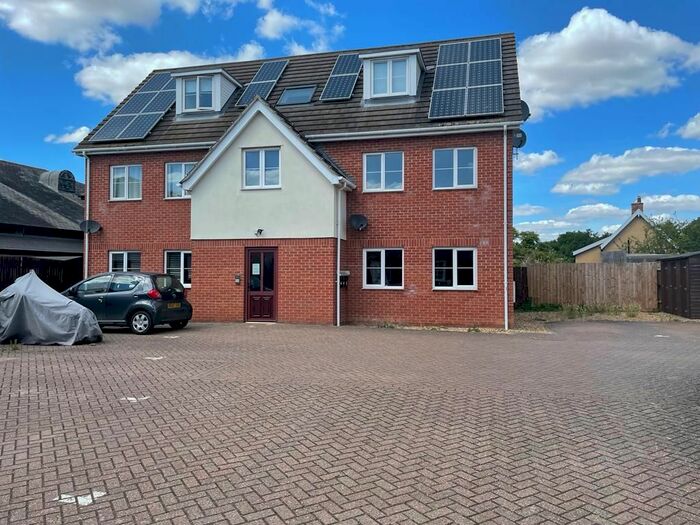 1 Bedroom Flat To Rent In The Square, Combs Ford, IP14