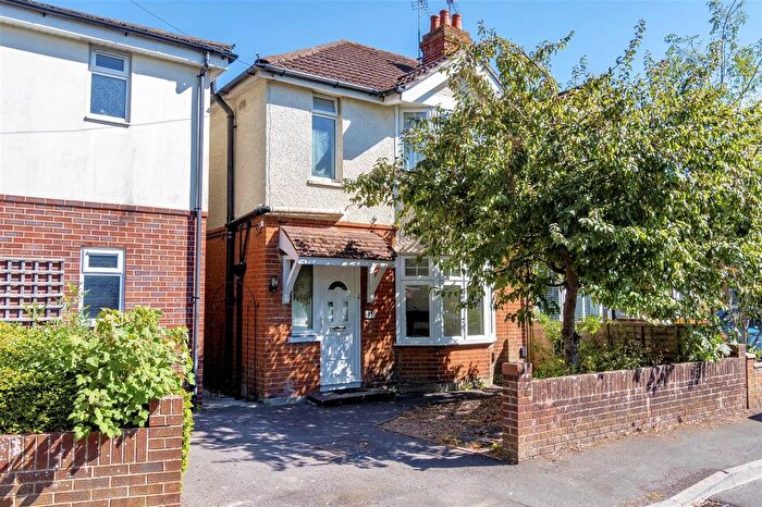 3 Bedroom Terraced House For Sale In Clifton Road, Southampton, SO15