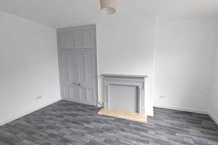 2 Bedroom Flat To Rent In Brookfield Road, Leeds, LS6