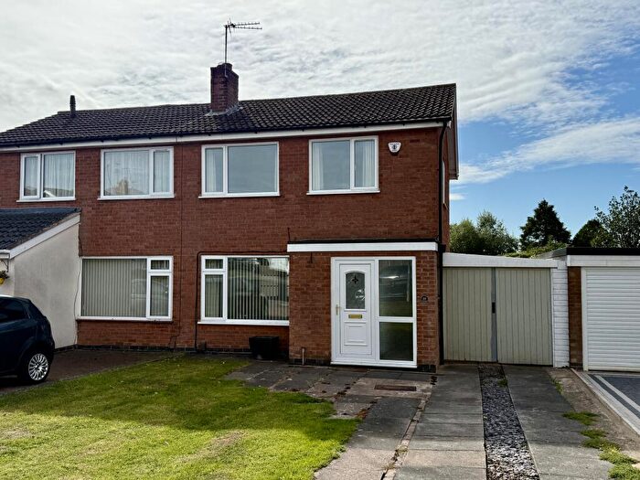 3 Bedroom Semi-Detached House To Rent In Waveney Rise, Oadby, Leicestershire, LE2