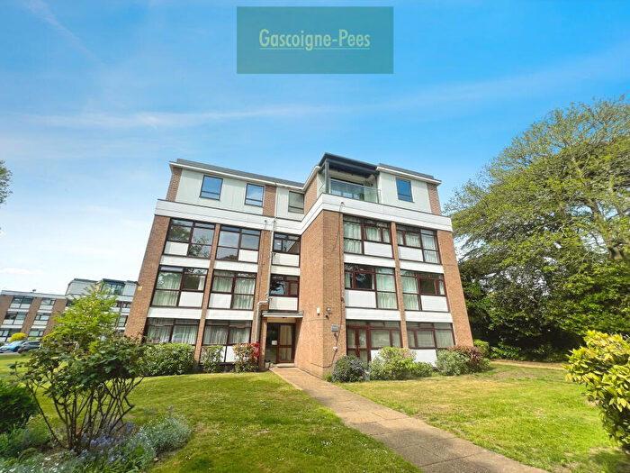 2 Bedroom Apartment To Rent In Weybridge, KT13