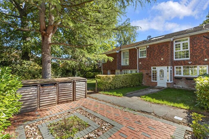 3 Bedroom Terraced House For Sale In Devonshire Close, Amersham, Buckinghamshire, HP6