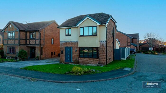 3 Bedroom Detached House For Sale In Mortlake Close, Widnes, WA8