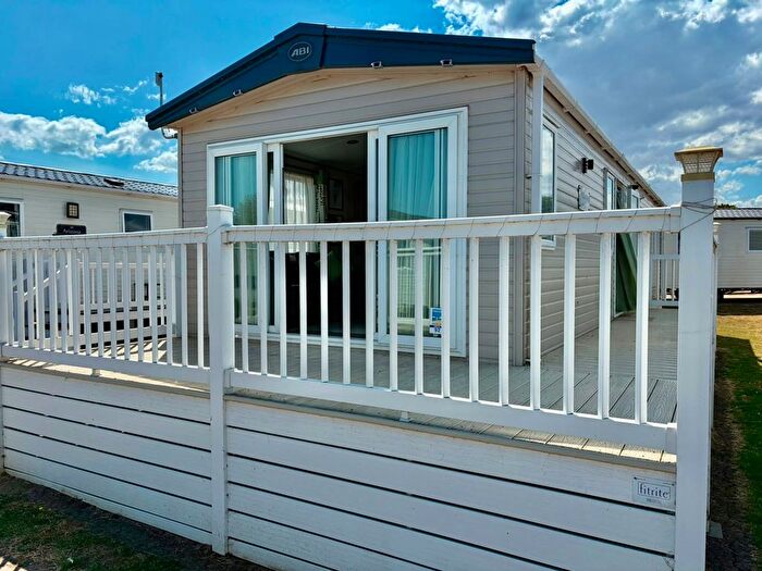 3 Bedroom Park Home For Sale In Broadland Park Amp; Marina, Oulton Broad, NR33