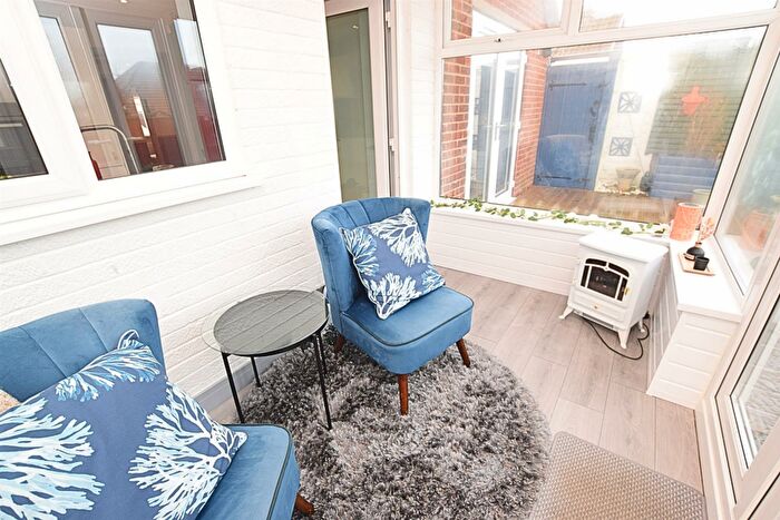 2 Bedroom Detached Bungalow For Sale In Chestnut Road, Waltham, DN37