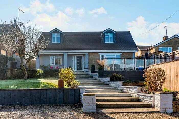 3 Bedroom Detached House For Sale In Highfield, Overthorpe, Banbury, Oxfordshire, OX17