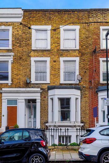 2 Bedroom Apartment To Rent In Luxor Street London, SE5