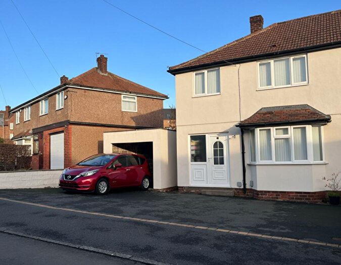 3 Bedroom Semi-Detached House For Sale In Grosvenor Way, Lepton, HD8