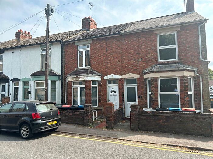 3 Bedroom Terraced House For Sale In Albert Street, Bletchley, Milton Keynes, Buckinghamshire, MK2