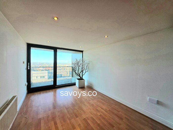 2 Bedroom Flat To Rent In Kingsway, North Finchley, N12