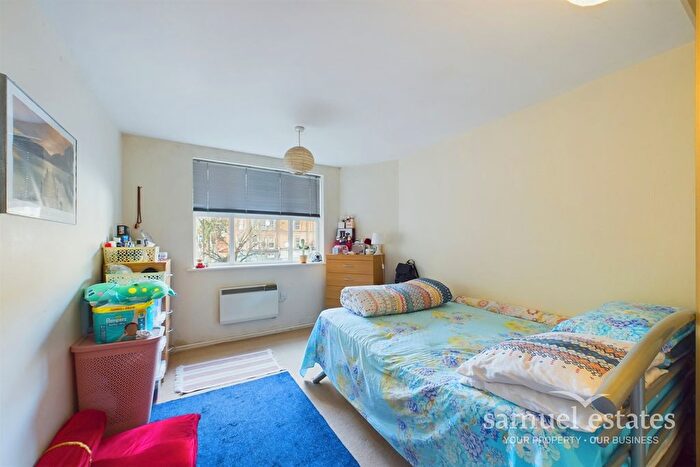 2 Bedroom Flat For Sale In Churchill Lodge, Streatham High Road, SW16