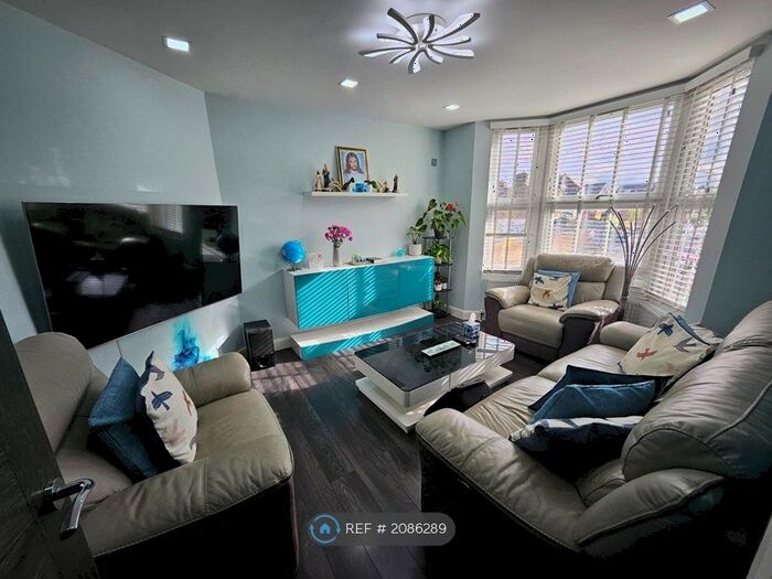 4 Bedroom Maisonette To Rent In Grange Avenue, London, N12