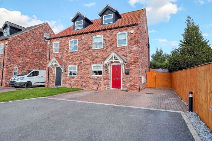 3 Bedroom Semi-Detached House For Sale In Oades Close, Crowle, DN17