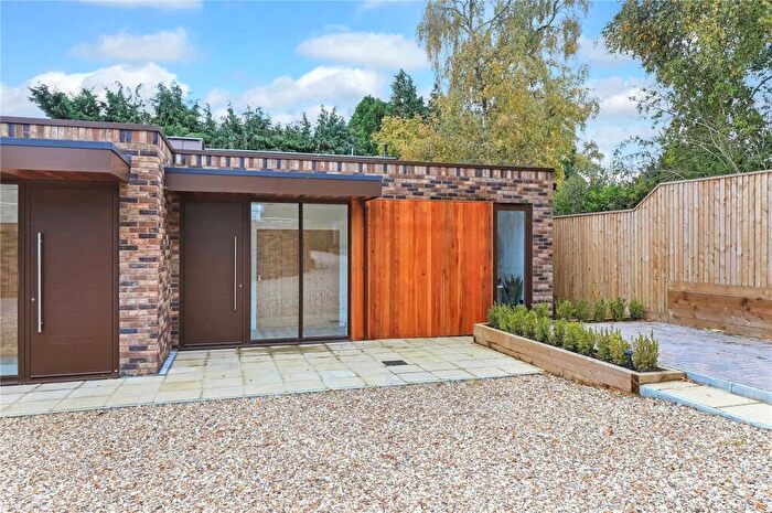 3 Bedroom Bungalow To Rent In Harestock Road, Winchester, Hampshire, SO22