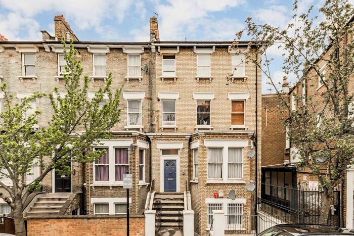 2 Bedroom Flat To Rent In Godolphin Road, London, W12