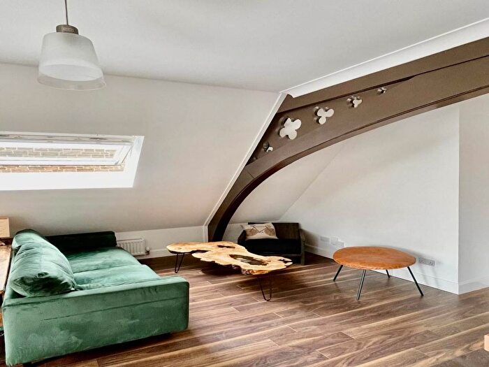 2 Bedroom Flat To Rent In Clepington Road, Dundee, DD3