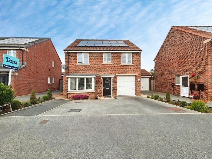 4 Bedroom Detached House For Sale In Heather Drive, Pontefract, WF8