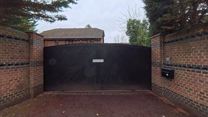 4 Bedroom Detached House To Rent In Stoke Road, Cobham, KT11