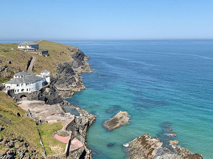 2 Bedroom Flat For Sale In Pentire Headland, Newquay, Cornwall, TR7
