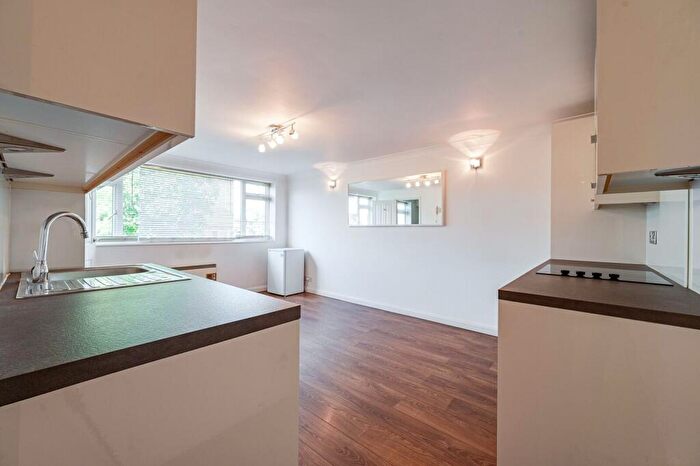 1 Bedroom Flat To Rent In Shooters Hill Road, Blackheath, SE3