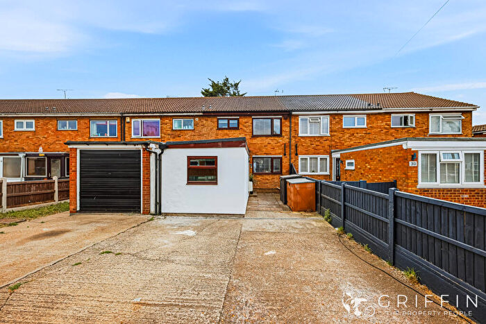 4 Bedroom Terraced House For Sale In Fleming Gardens, Tilbury, RM18