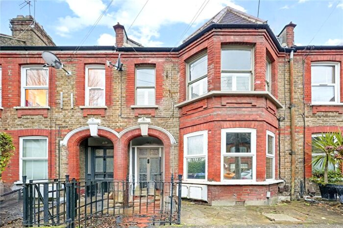 2 Bedroom Flat For Sale In Fleeming Road, London, E17