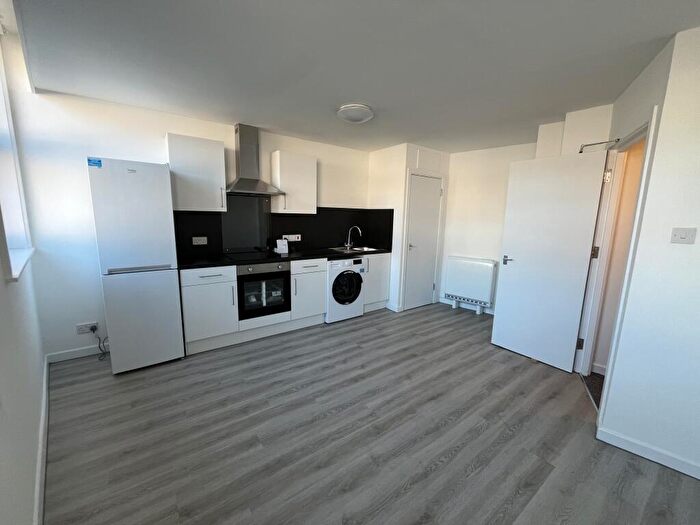3 Bedroom Flat To Rent In St Peters Road, Bournemouth, BH1