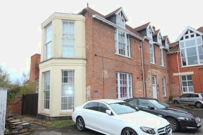 1 Bedroom Flat To Rent In Blake Street, Bridgwater, TA6
