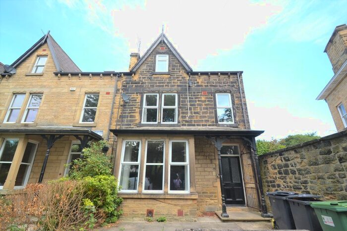 2 Bedroom Flat To Rent In Oakwood Mount, Oakwood, Leeds, LS8